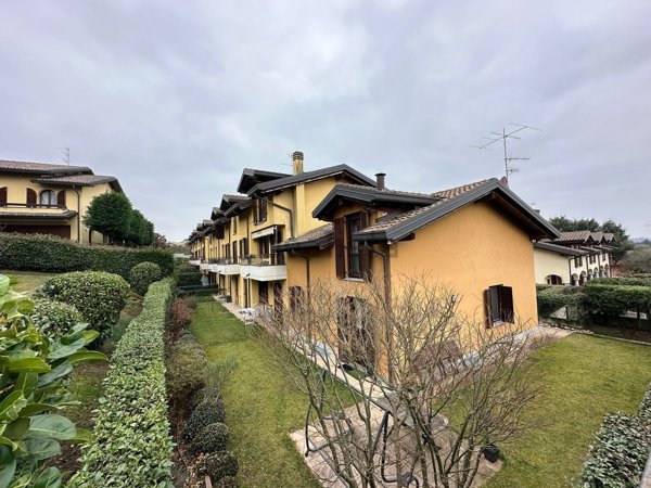 appartamento in vendita a Casnate con Bernate