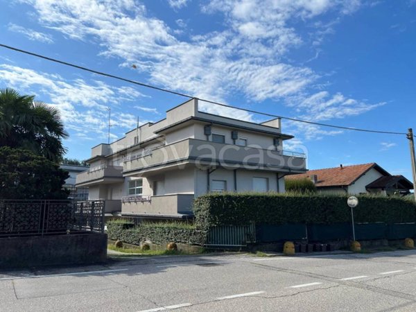 appartamento in vendita a Casnate con Bernate
