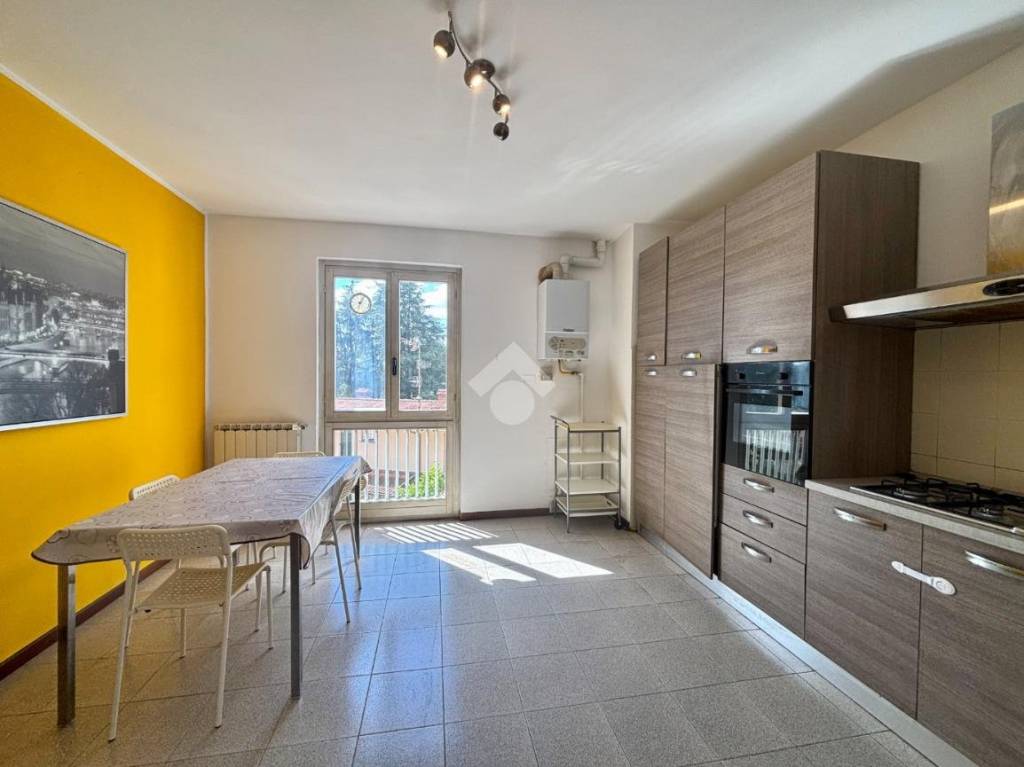 appartamento in vendita a Casnate con Bernate