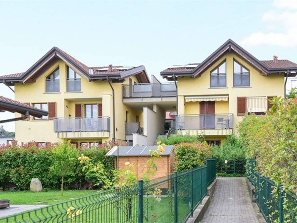 appartamento in vendita a Casnate con Bernate