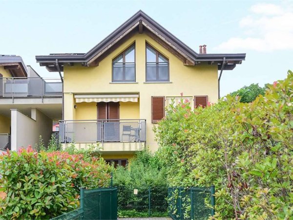 appartamento in vendita a Casnate con Bernate