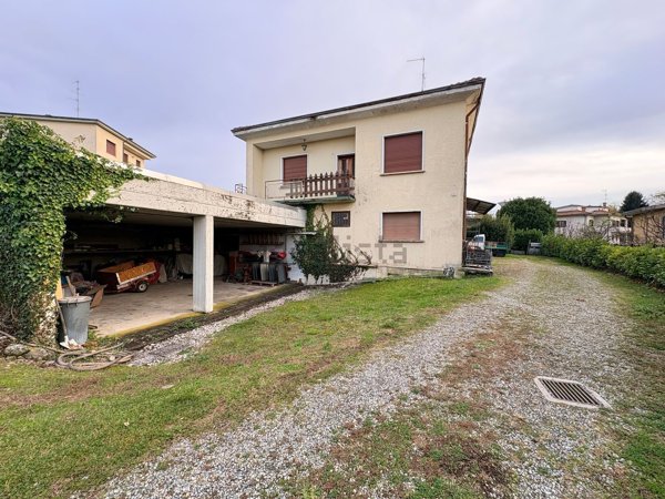 appartamento in vendita a Casnate con Bernate