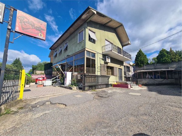 casa indipendente in vendita a Casnate con Bernate