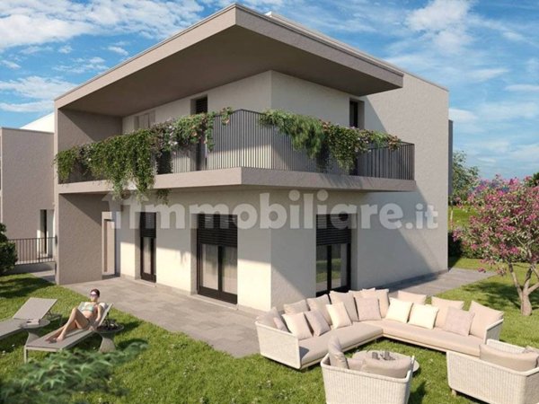 casa indipendente in vendita a Casnate con Bernate