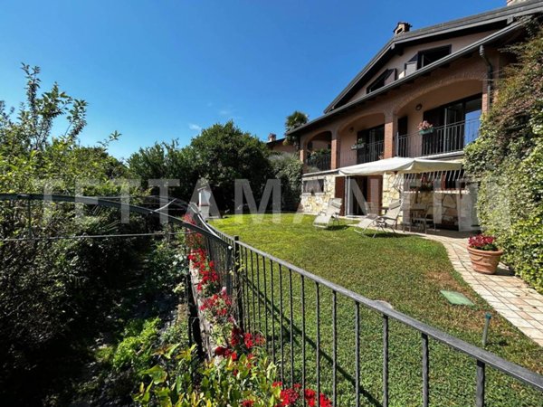 casa indipendente in vendita a Casnate con Bernate