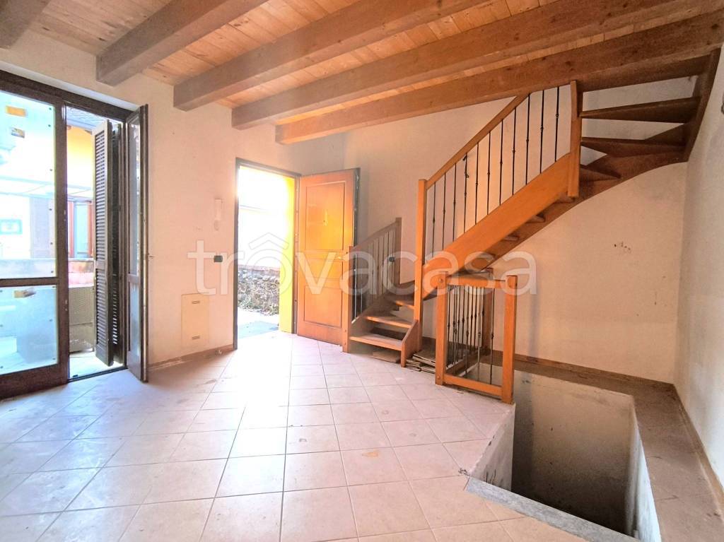 appartamento in vendita a Casnate con Bernate