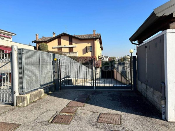 appartamento in vendita a Casnate con Bernate