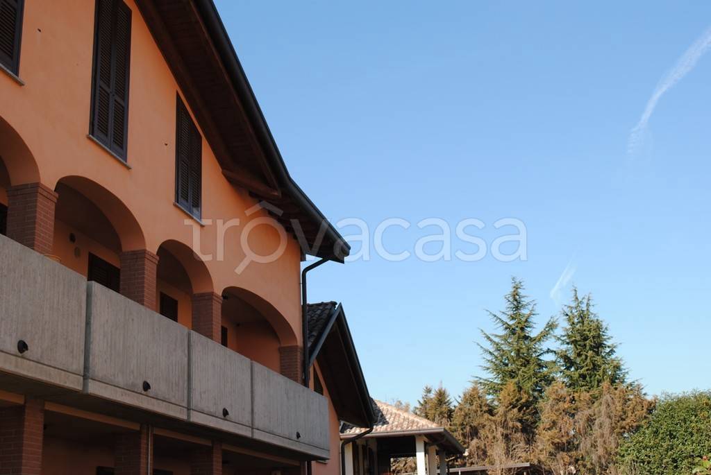appartamento in vendita a Casnate con Bernate