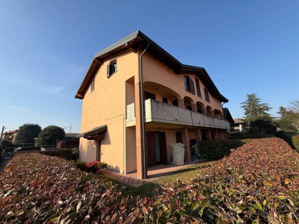 appartamento in vendita a Casnate con Bernate