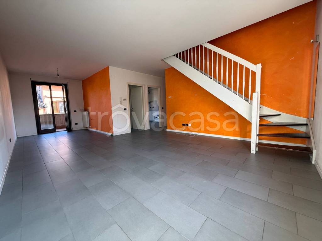 appartamento in vendita a Casnate con Bernate