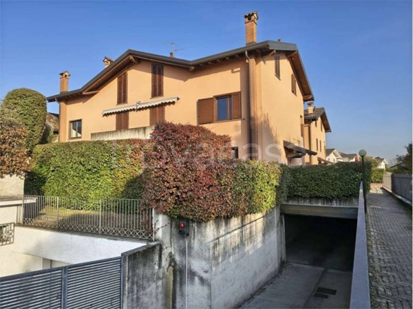 appartamento in vendita a Casnate con Bernate