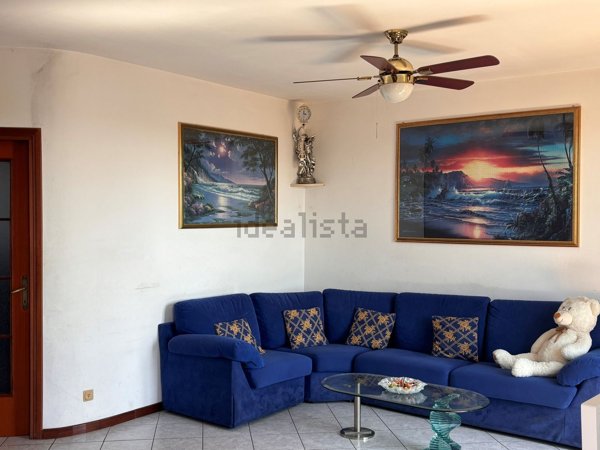 casa indipendente in vendita a Casnate con Bernate