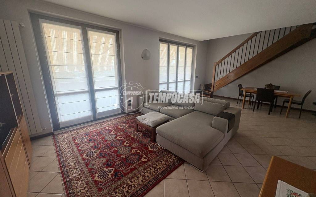 appartamento in vendita a Casnate con Bernate