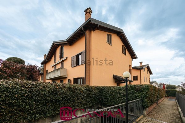 appartamento in vendita a Casnate con Bernate