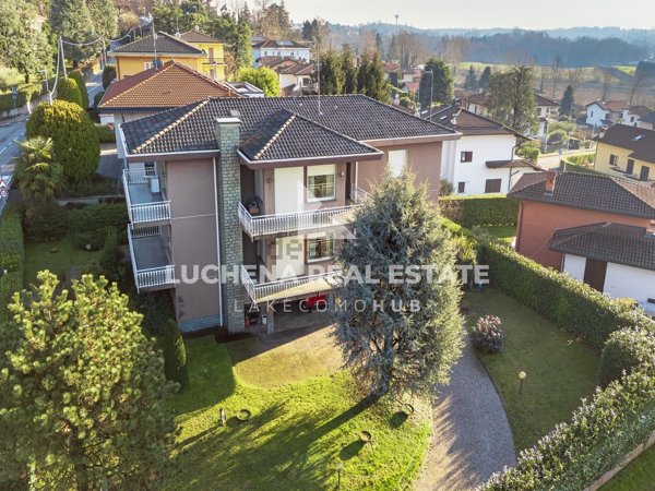 casa indipendente in vendita a Casnate con Bernate