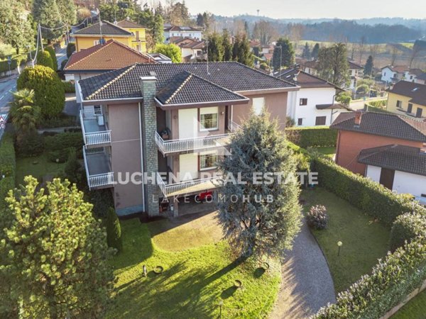 casa indipendente in vendita a Casnate con Bernate