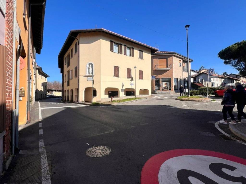 ufficio in vendita a Casnate con Bernate