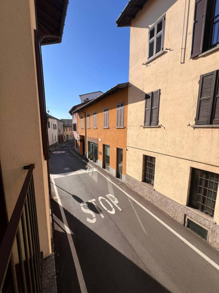 ufficio in vendita a Casnate con Bernate