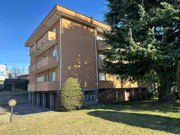 appartamento in vendita a Casnate con Bernate