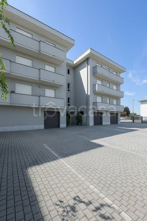 appartamento in vendita a Casnate con Bernate