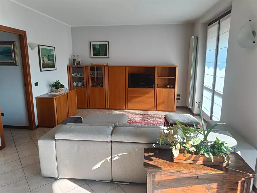 appartamento in vendita a Casnate con Bernate