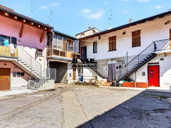casa indipendente in vendita a Casnate con Bernate