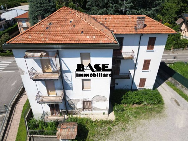 casa indipendente in vendita a Casnate con Bernate