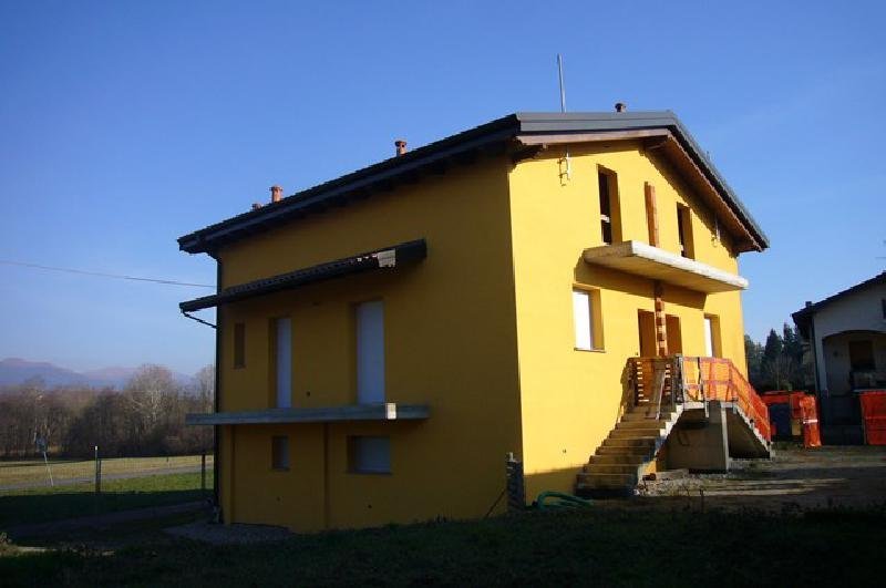 casa indipendente in vendita a Casnate con Bernate