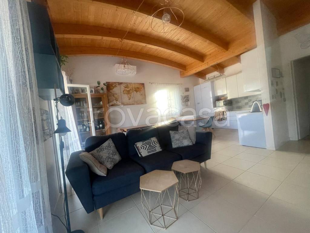 appartamento in vendita a Cassina Rizzardi in zona Monticello