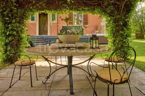 casa indipendente in vendita a Cassina Rizzardi in zona Monticello