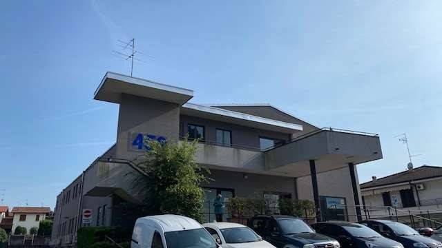 ufficio in vendita a Cassina Rizzardi in zona Monticello