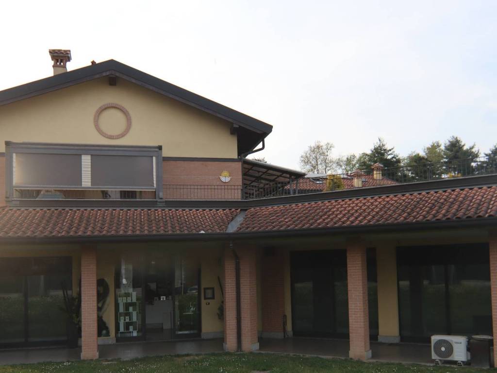 appartamento in vendita a Cassina Rizzardi in zona Monticello