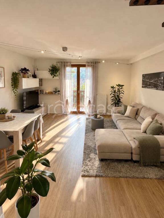 appartamento in vendita a Cassina Rizzardi in zona Ronco Vecchio