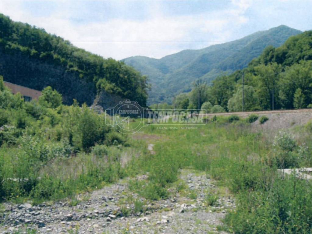 terreno edificabile in vendita a Castelmarte