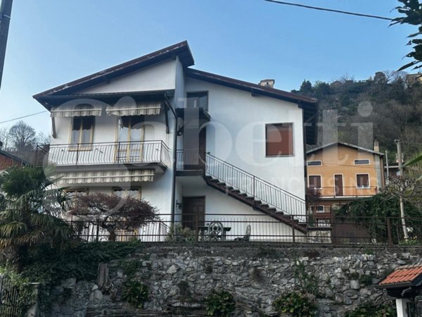 casa indipendente in vendita a Castelmarte