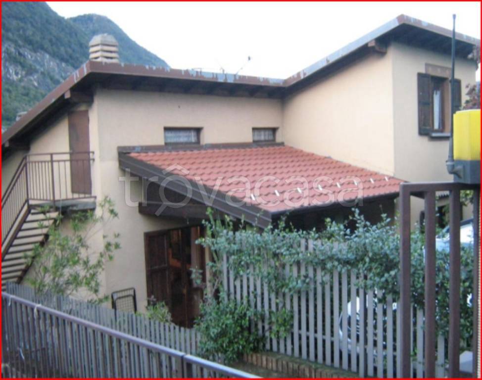 casa indipendente in vendita a Castelmarte