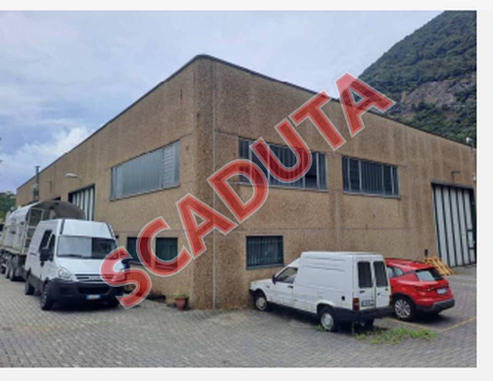 locale commerciale in vendita a Castelmarte