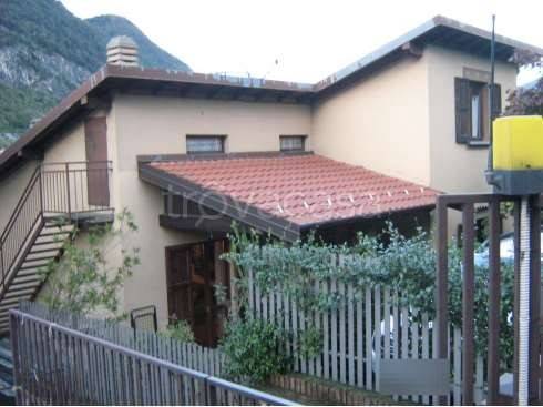 casa indipendente in vendita a Castelmarte