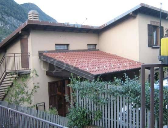 casa indipendente in vendita a Castelmarte