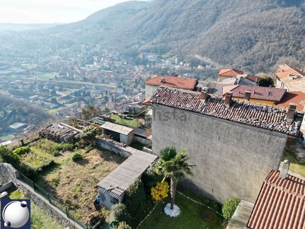 casa indipendente in vendita a Castelmarte