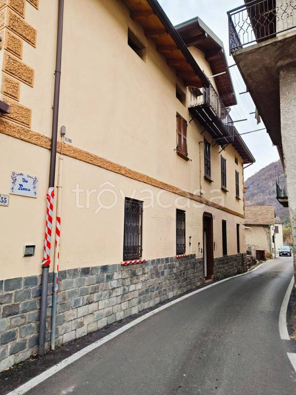 casa indipendente in vendita a Cerano d'Intelvi