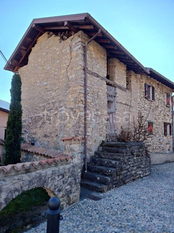 casa indipendente in vendita a Cerano d'Intelvi