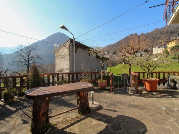 casa indipendente in vendita a Cerano d'Intelvi