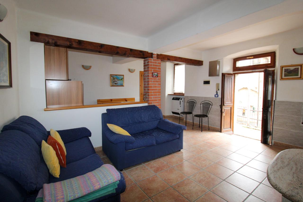 casa indipendente in vendita a Cerano d'Intelvi