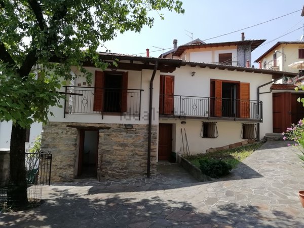 casa indipendente in vendita a Cerano d'Intelvi
