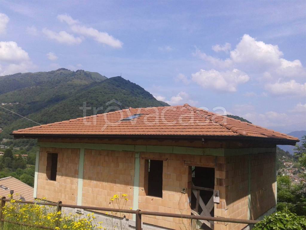 casa indipendente in vendita a Cerano d'Intelvi