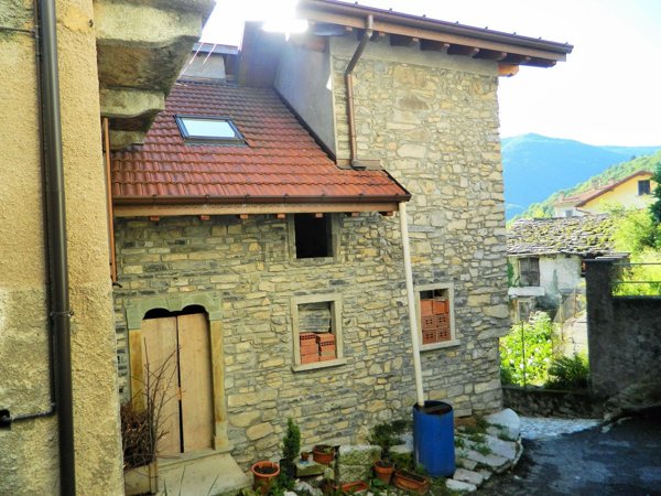 pentavano in vendita a Cerano d'Intelvi