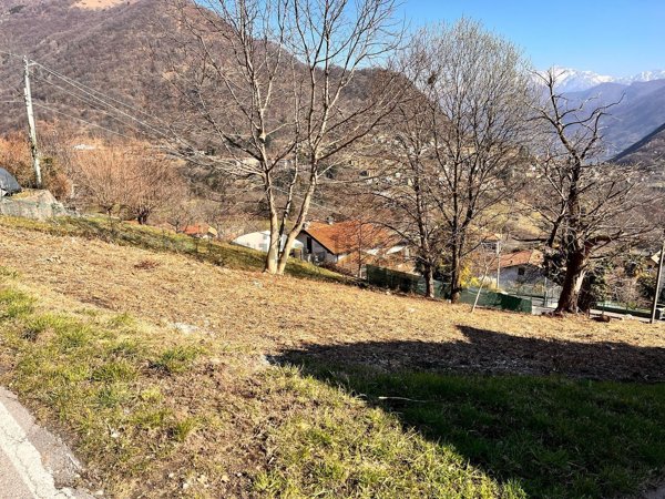 casa indipendente in vendita a Cerano d'Intelvi