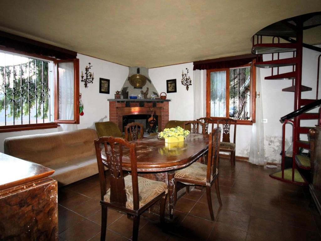 casa indipendente in vendita a Cerano d'Intelvi