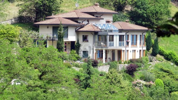 casa indipendente in vendita a Cerano d'Intelvi